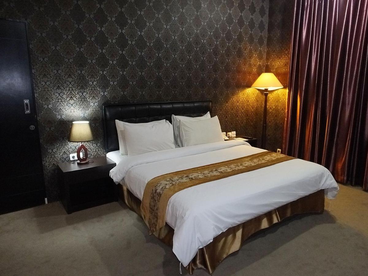 Grand Kanaya Hotel Medan Rom bilde